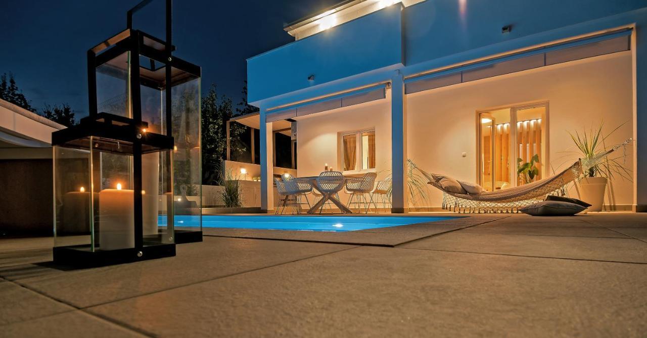 Marula Holiday Home - With Heated Pool Марина Экстерьер фото